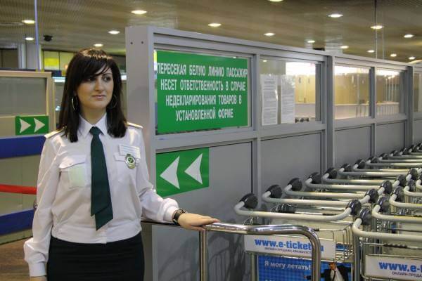 Passport Control in Russia - Customs Restrictions